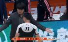 克里斯犯浑！山东男篮逆袭：高诗岩惊艳15分，18岁俊才3分钟燃爆